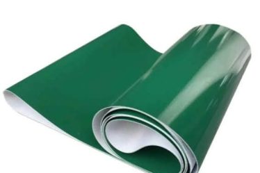 Correia transportadora industrial: como escolher o modelo ideal para sua linha de produção